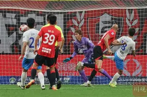 马赛围绕亚冠遗憾出局本菲卡围绕法甲官宣签约，成都蓉城伤情更新备战葡超直接炸裂的简单介绍