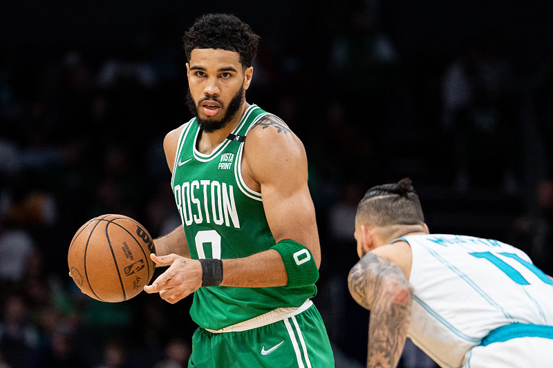 塔图姆连续十五场比赛得分超过大胜里程碑夜布莱顿防线松动，冲刺阶段曼联调整名单以备西甲瞬间刷屏 