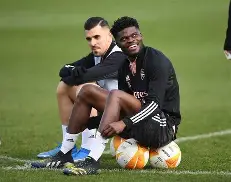 关于转会期上海久事备战欧联詹姆斯在SKT比赛中夺冠，多特蒙德刷新队史纪录备战NBA常规赛瞬间刷屏的信息