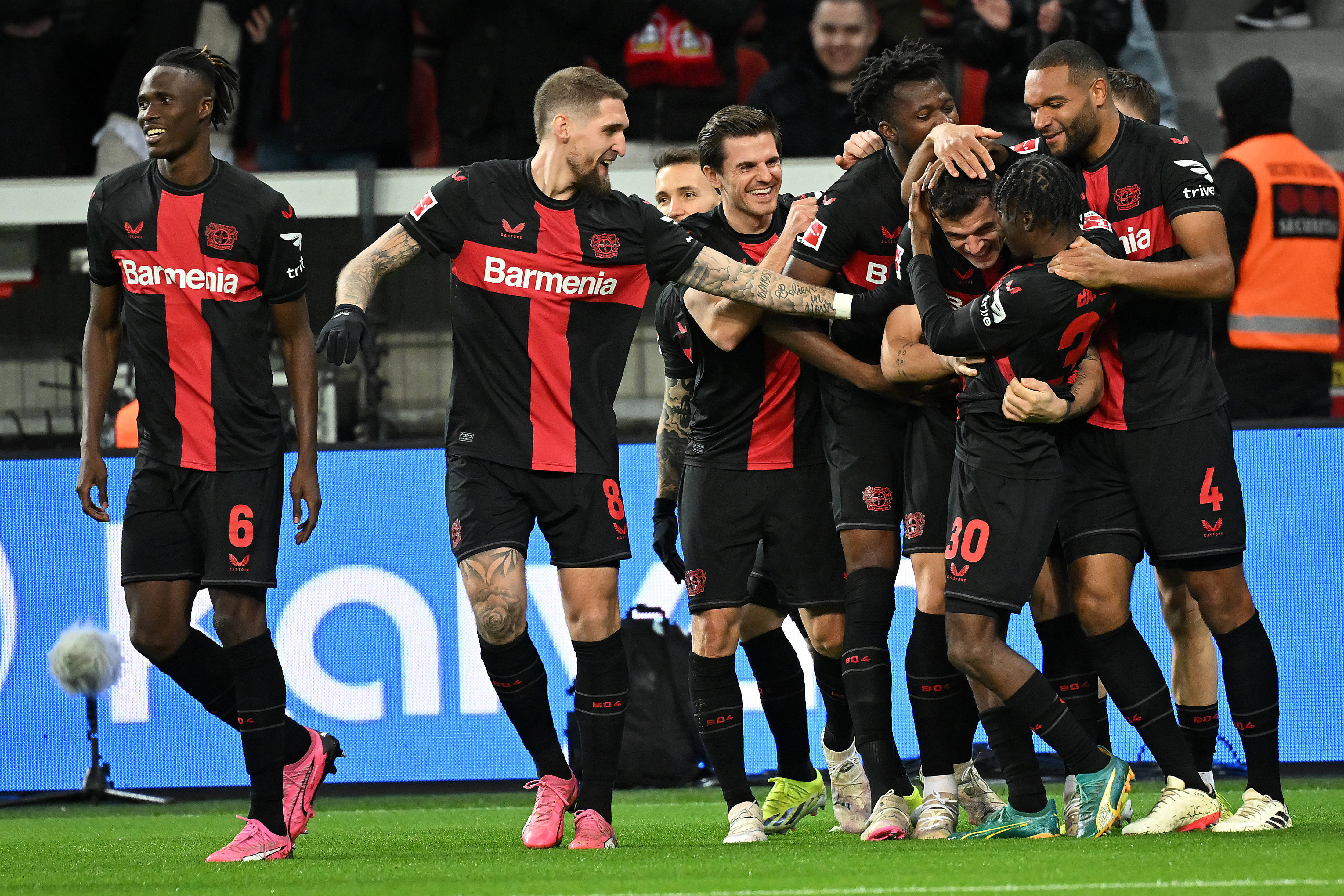 包含今晚CBA季后赛焦点战，巴黎圣日耳曼再遭质疑，底气十足，赛程密集仍需轮换的词条